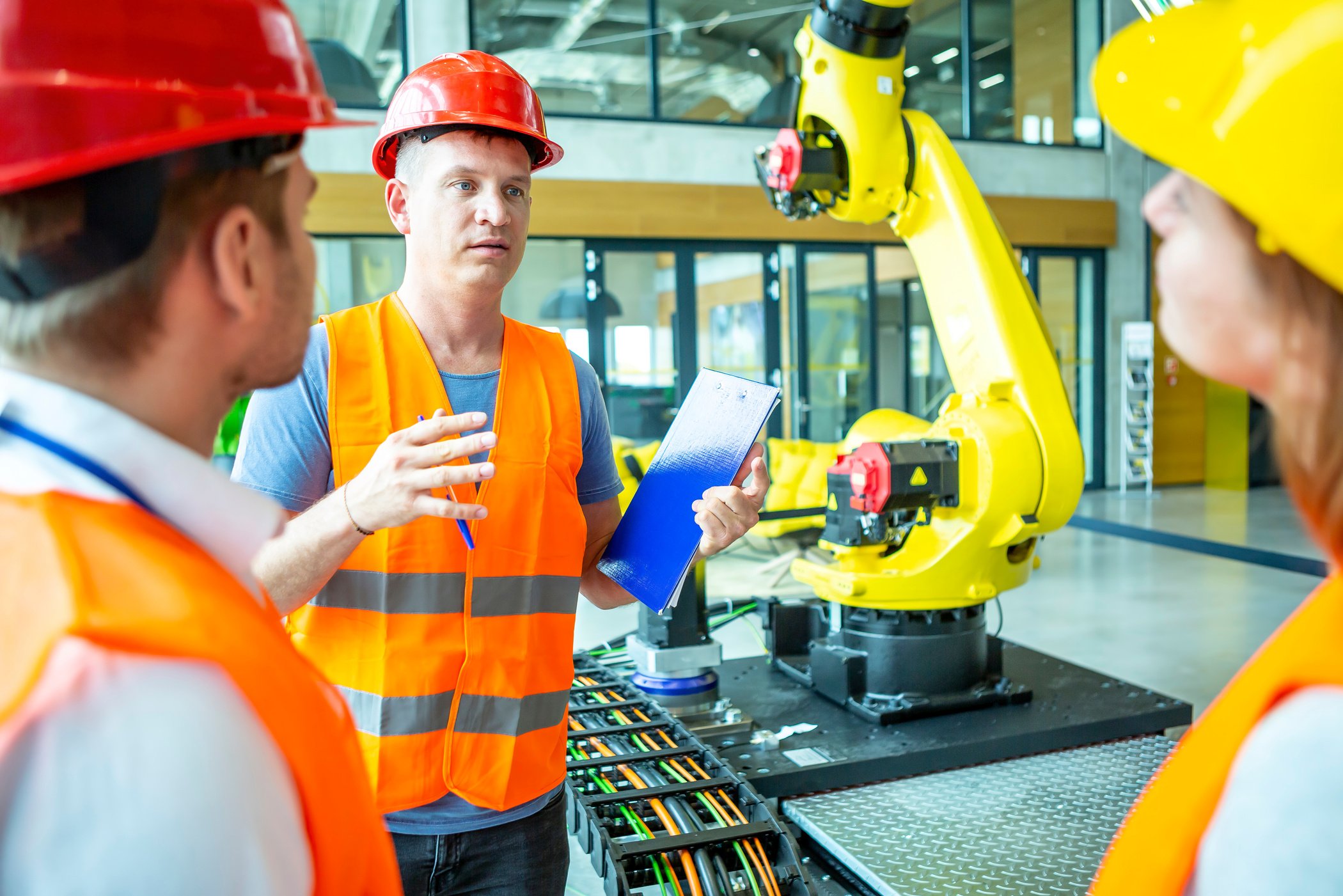 Gyártás menedzsment
tervezett gépek, alkatrészek harmadik fél általi gyártásának koordinációja
gyártmány utókövetés